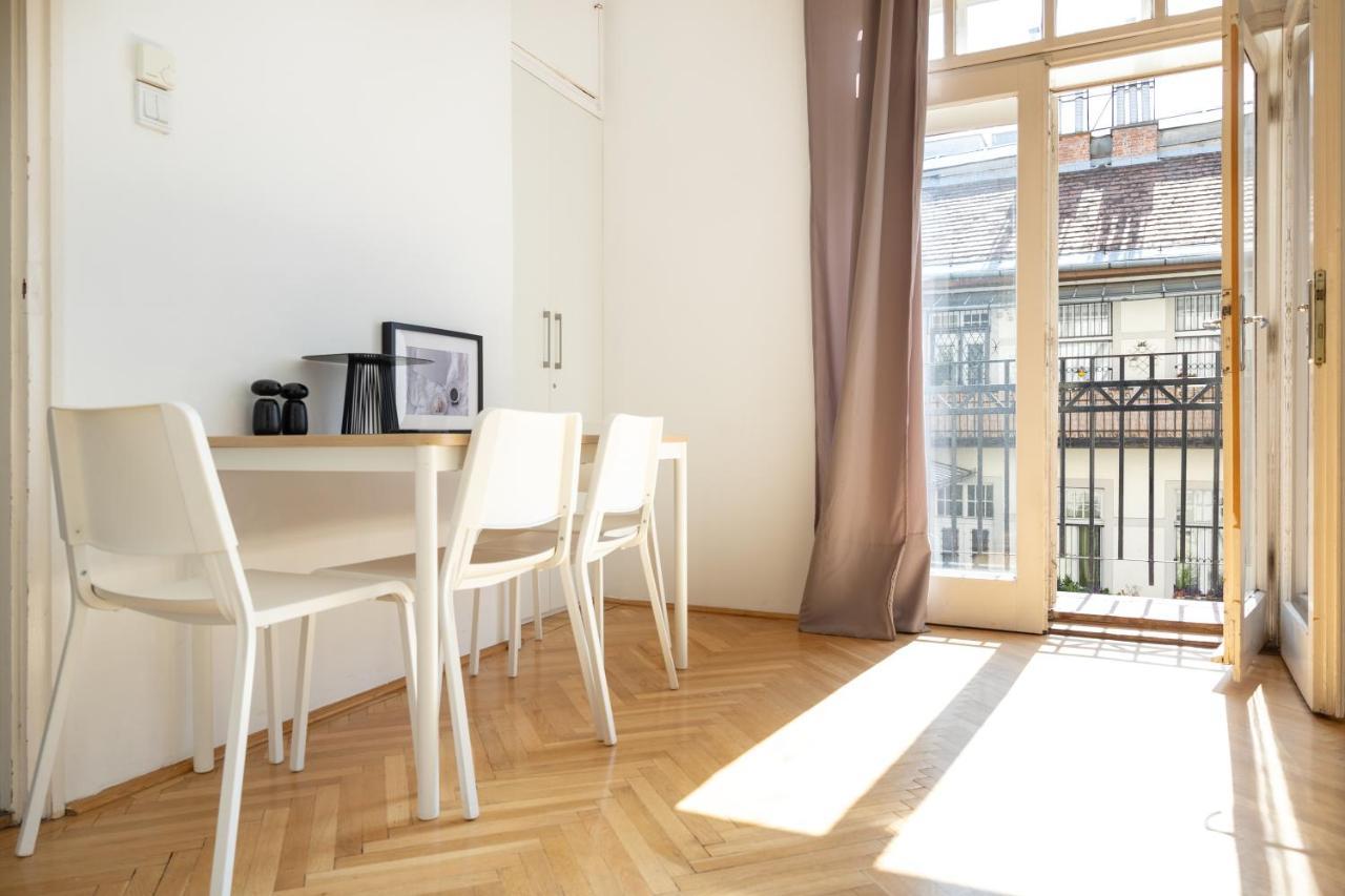 W25 Smart Apartment Budapeste Exterior foto