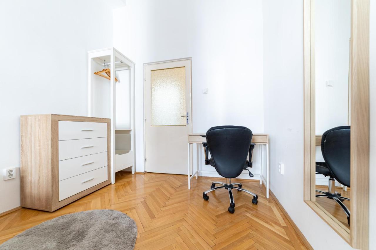 W25 Smart Apartment Budapeste Exterior foto
